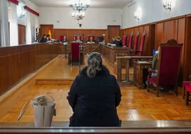 Susana T.C., que tuvo despacho en Badajoz, vuelve a sentarse en el banquillo.