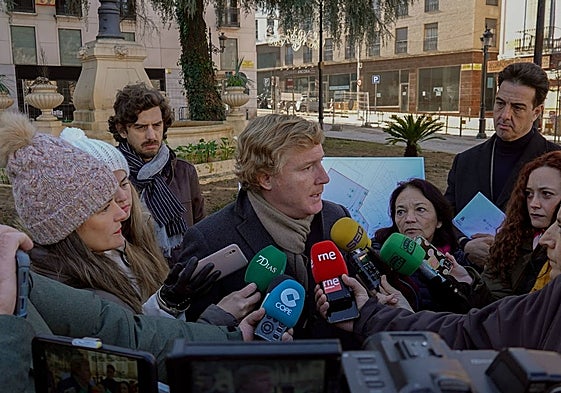 El alcalde, Ignacio Gragera, atiende a los medios de comunicación en una imagen de archivo.