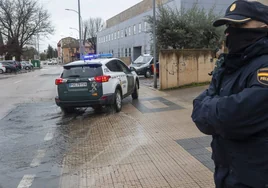 Despliegue policial el pasado sábado en los Juzgados de Cáceres, donde el detenido declaró por la muerte de Vicente Sánchez Rivero.