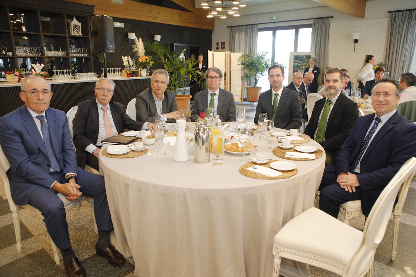 Luis Cabrera, Luis Felipe de la Morena, Santiago Gundín, Francisco Aranda, Vicente Sanchís, Roberto Martínez y José Manuel González.