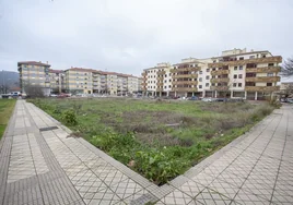 Parcela de Casa Plata cedida por el Ayuntamiento donde la Junta va a construir 87 viviendas de alquiler asequible para jóvenes.