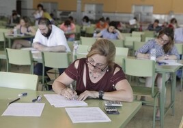 Docentes en un proceso selectivo en una imagen de archivo.