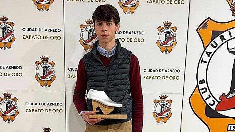 El novillero pacense Julio Méndez logra el 'Zapato de Plata'