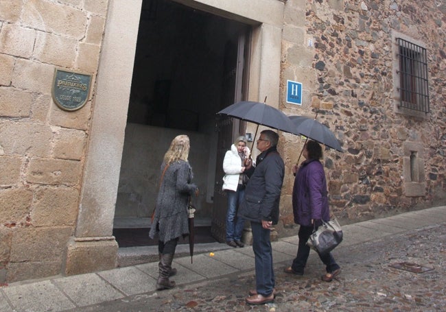 Entrada al Parador de Cáceres.