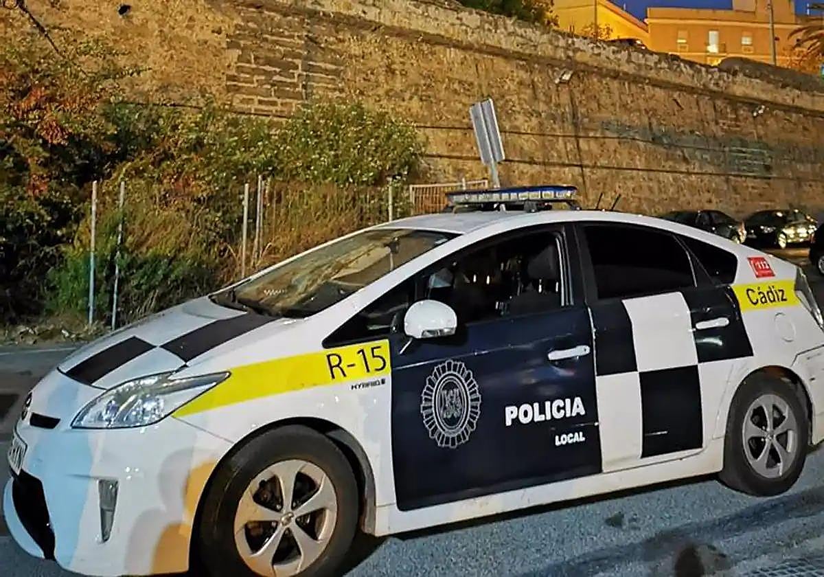 Coche de la Policía Local de Cádiz