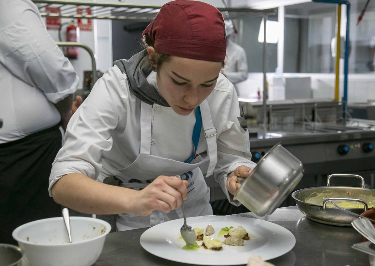 Imagen secundaria 1 - Marta Oti gana el concurso de cocina de bacalao de Islandia