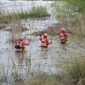 Así se busca en el Guadiana al menor de 13 años desaparecido en Badajoz