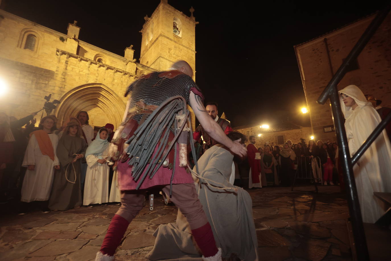 La representación de la Pasión Viviente en Cáceres, en imágenes (2)