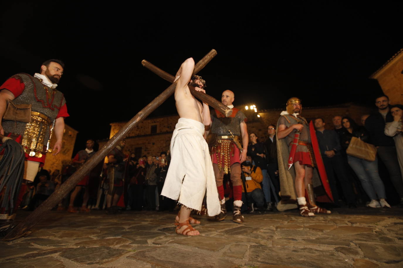 La representación de la Pasión Viviente en Cáceres, en imágenes (3)