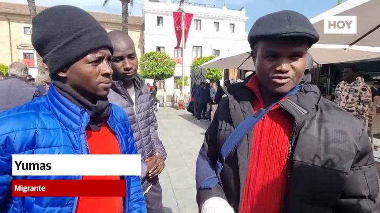 Los migrantes del Prado claman contra el abandono administrativo del Gobierno