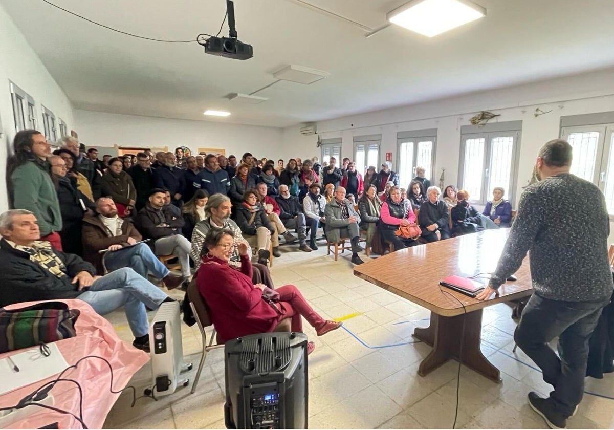 Asamblea de la plataforma 'Sierra de Gata viva' celebrada el pasado día 9 en Acebo.