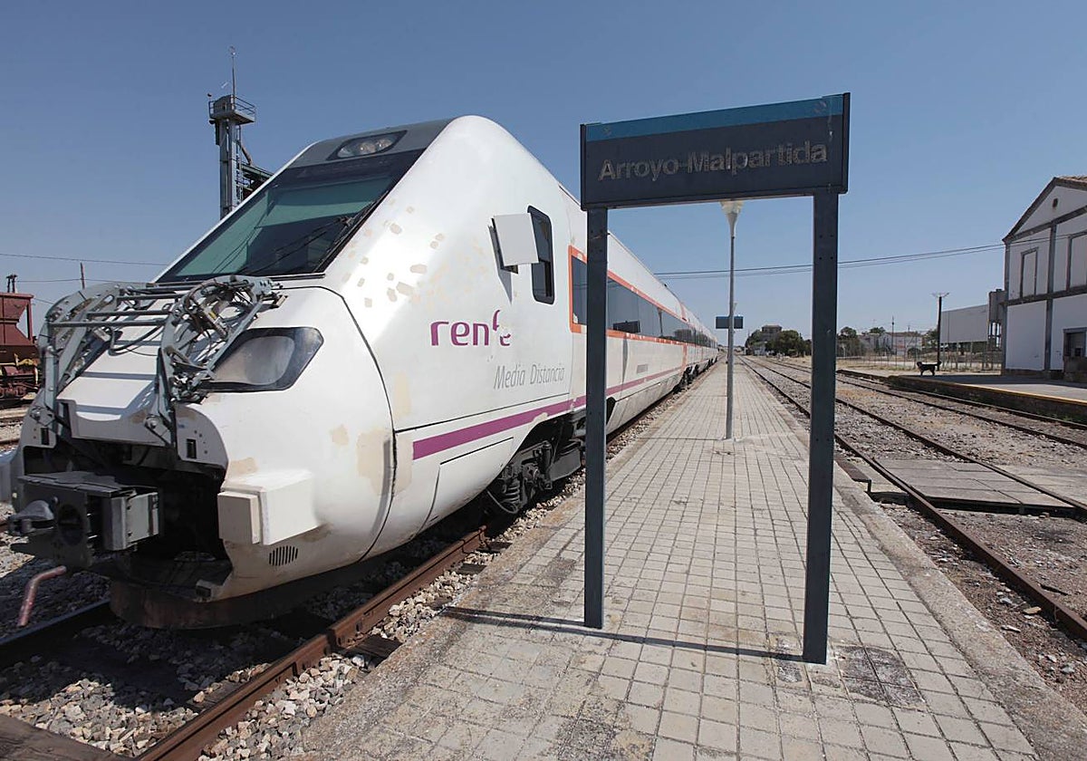 Estación Arroyo-Malpartida, en la línea entre Cáceres y Valencia de Alcántara.