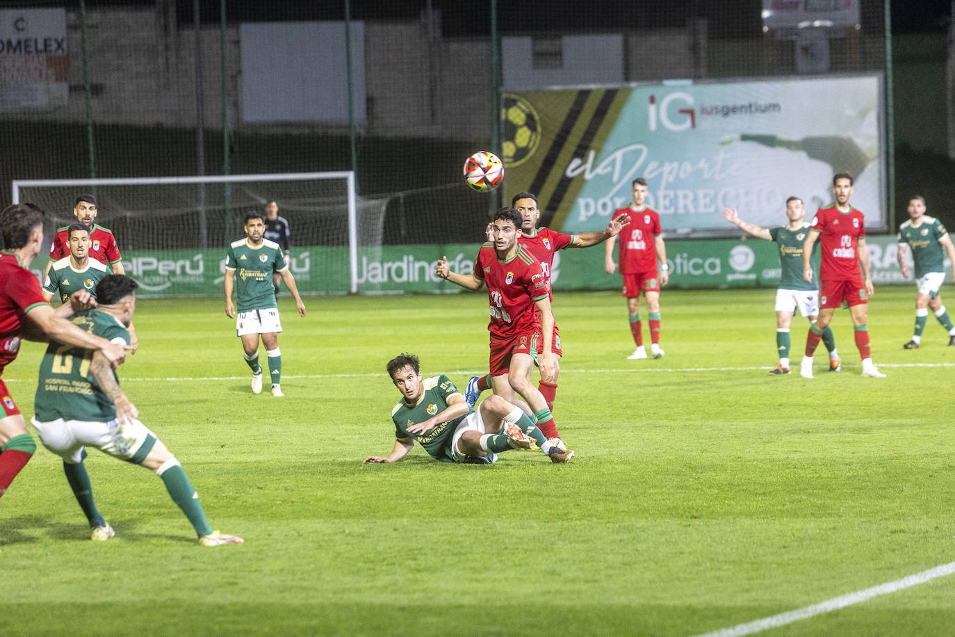 Imágenes del derbi Cacereño-Badajoz