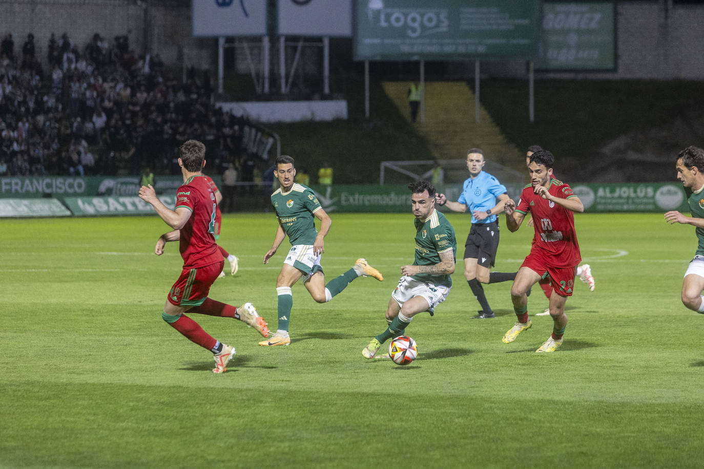 Imágenes del derbi Cacereño-Badajoz