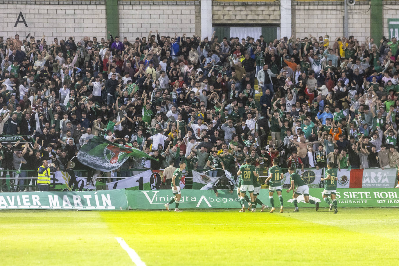 Imágenes del derbi Cacereño-Badajoz