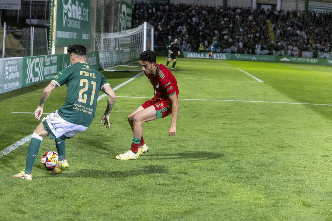 Imágenes del derbi Cacereño-Badajoz