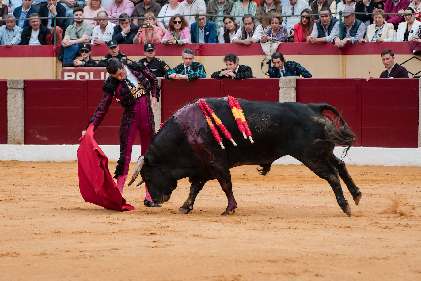 Las mejores imágenes de la corrida de Emilio de Justo, Talavante y Juan Ortega en Almendralejo (I)