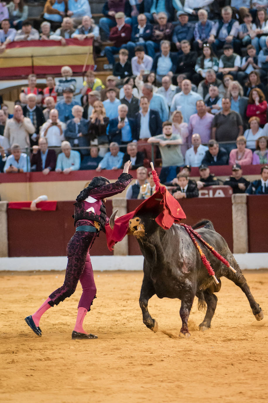 Las mejores imágenes de la corrida de Emilio de Justo, Talavante y Juan Ortega en Almendralejo (II)