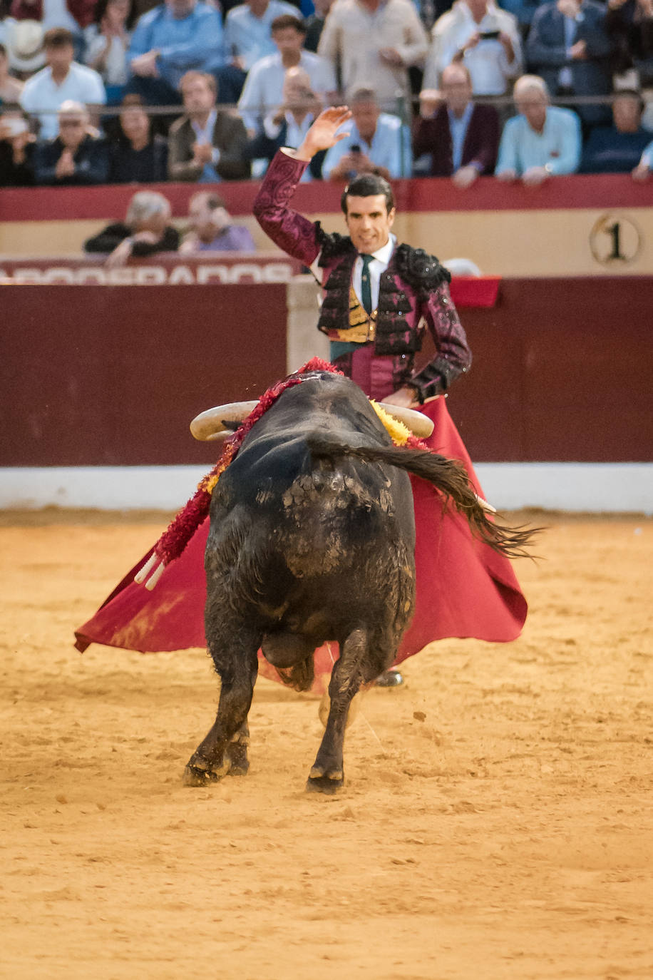 Las mejores imágenes de la corrida de Emilio de Justo, Talavante y Juan Ortega en Almendralejo (II)