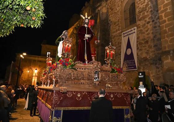 Dos pasos y 700 cofrades para vivir la procesión de la Hermandad de la Pasión