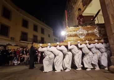 La Infantil recorre el centro con sus tres imágenes