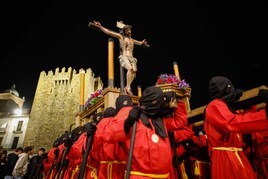 Cristo del refugio en procesión el Lunes Santo en Cáceres.