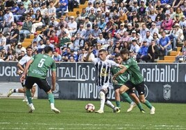 Adri Carrasco se perderá el partido ante el Getafe B del domingo por sanción.