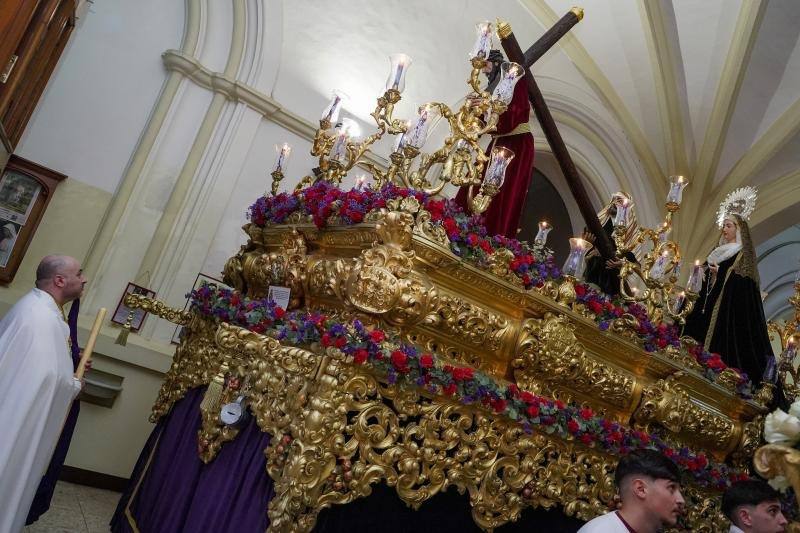La Hermandad de Santo Domingo de Badajoz se quedó en el templo