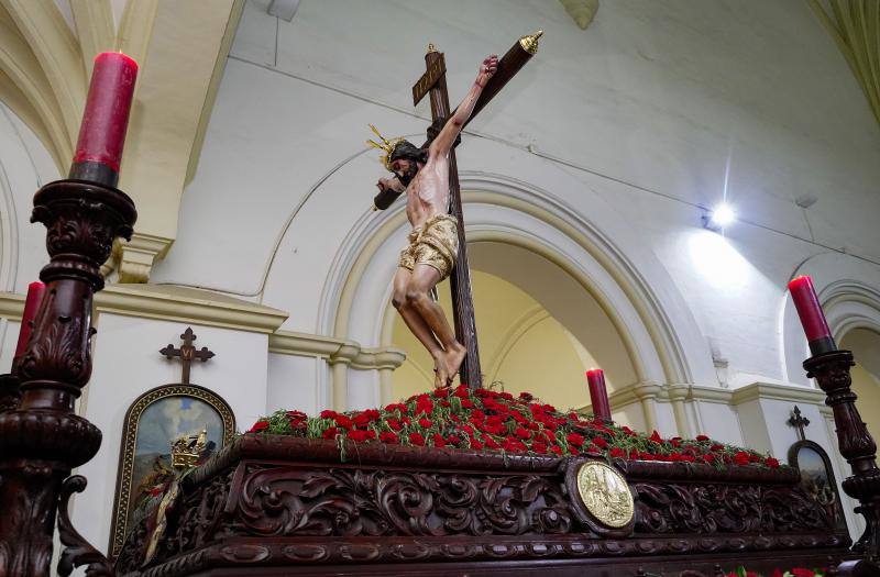 La Hermandad de Santo Domingo de Badajoz se quedó en el templo