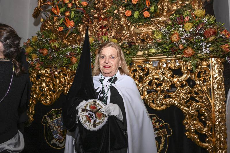 La procesión del Descendimiento en Badajoz, en imágenes