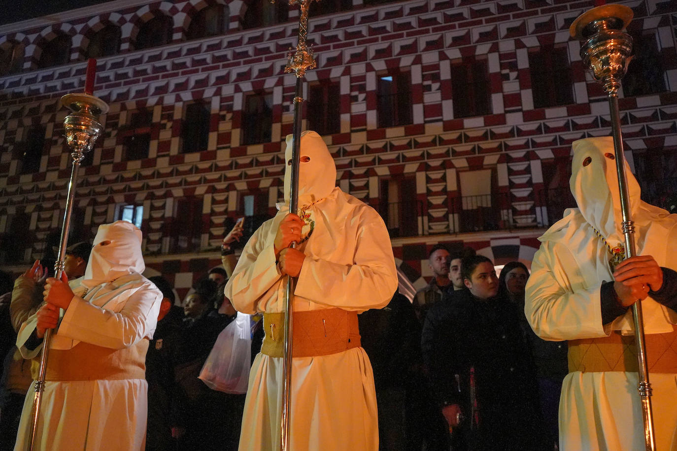 El Cristo del Prendimiento sube a la Plaza Alta de Badajoz para presidir el Viacrucis