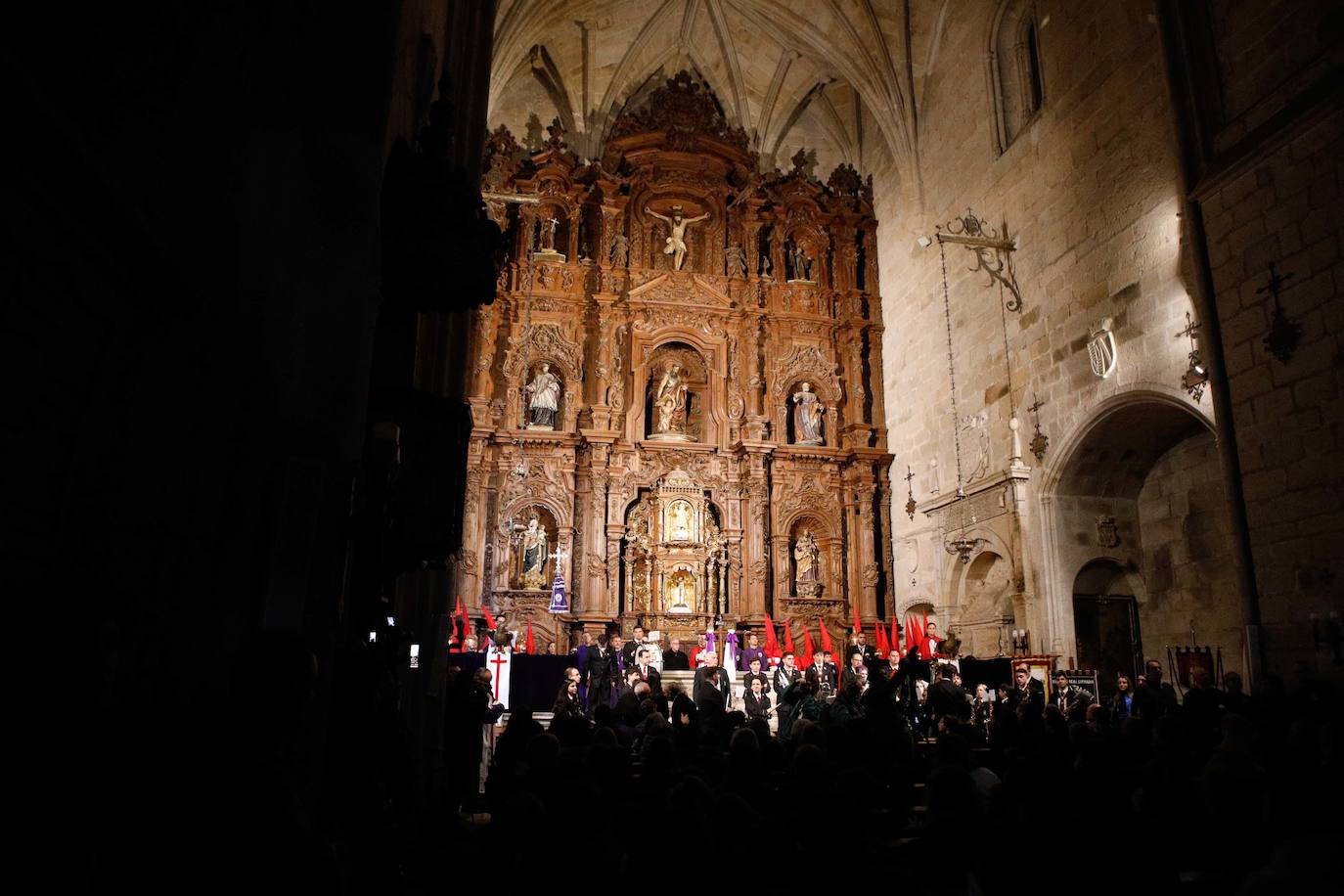 La procesión de la Vera Cruz tampoco pudo salir del templo. 