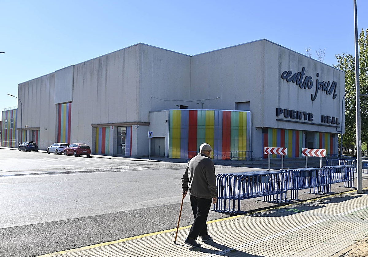 El Centro Joven se encuentra en el Paseo Fluvial.
