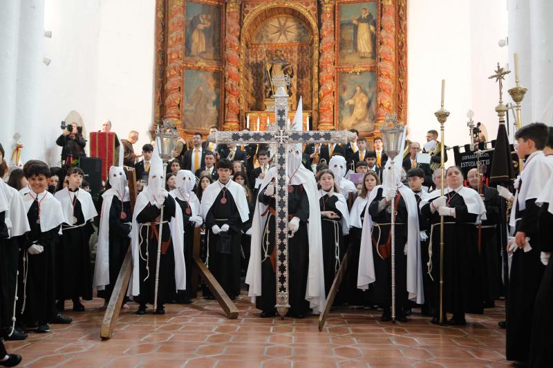 Cofradía del Vía Crucis y del Santísimo Cristo del Calvario (Estudiantes).