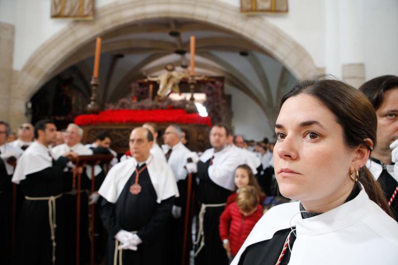 Cofradía del Vía Crucis y del Santísimo Cristo del Calvario (Estudiantes).