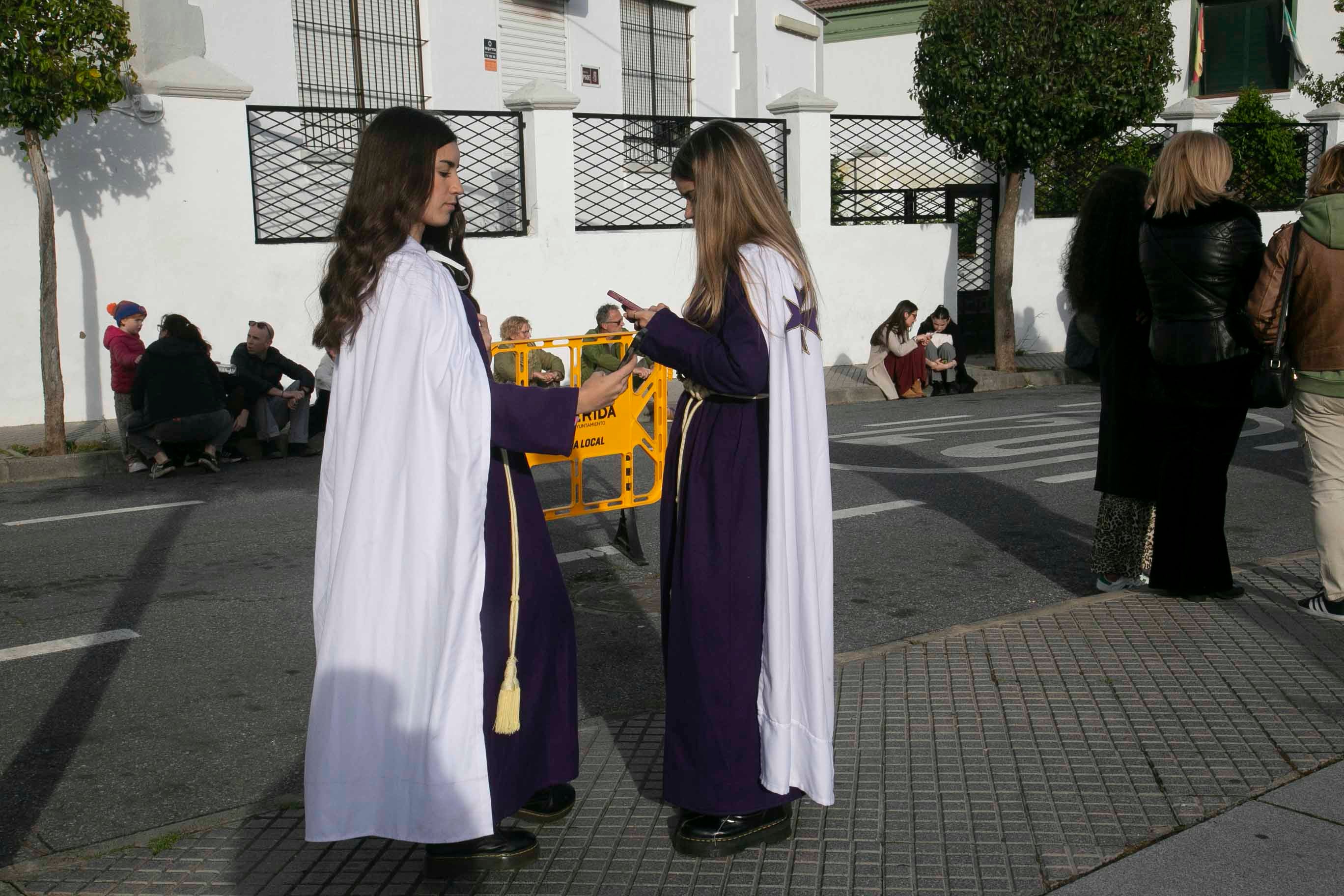 El Santo Entierro se suspende en Mérida. El Calvario, la hermandad encargarla de organizarlo, ha decidido cancelarlo por riesgo de lluvias.