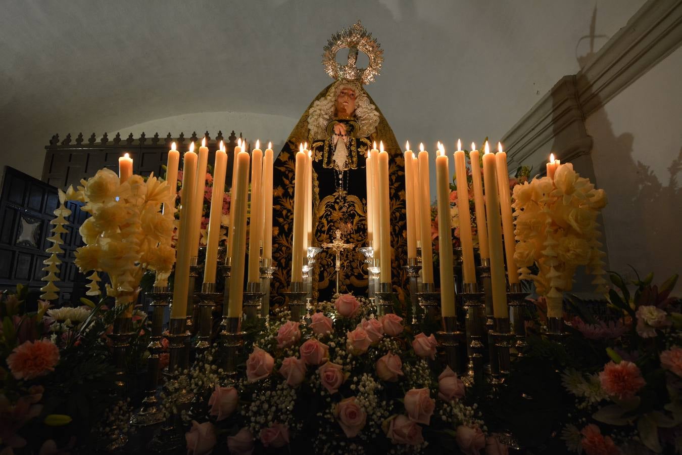 Las procesiones del Viernes Santo se quedaron en los templos