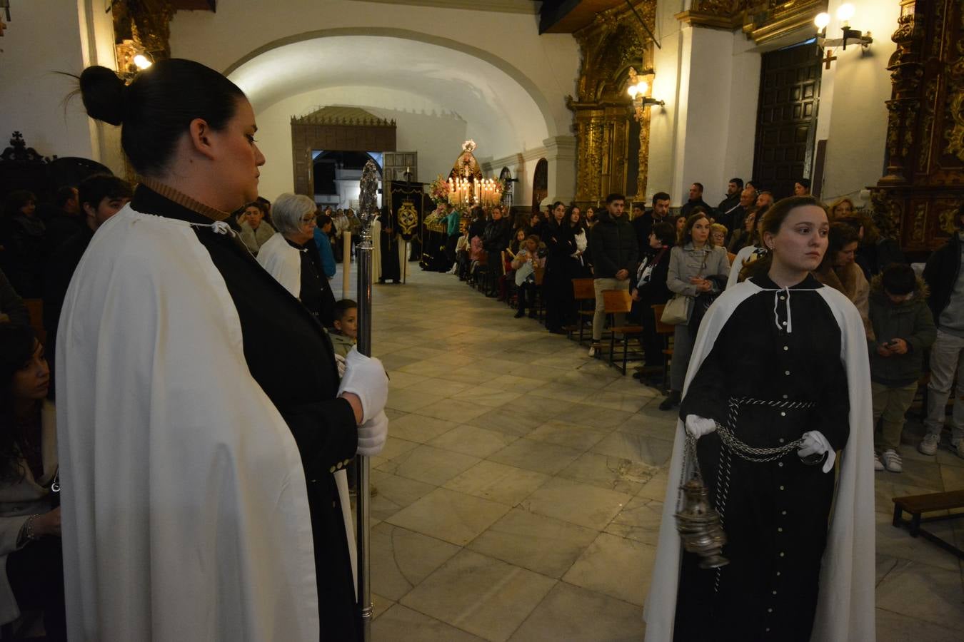 Las procesiones del Viernes Santo se quedaron en los templos