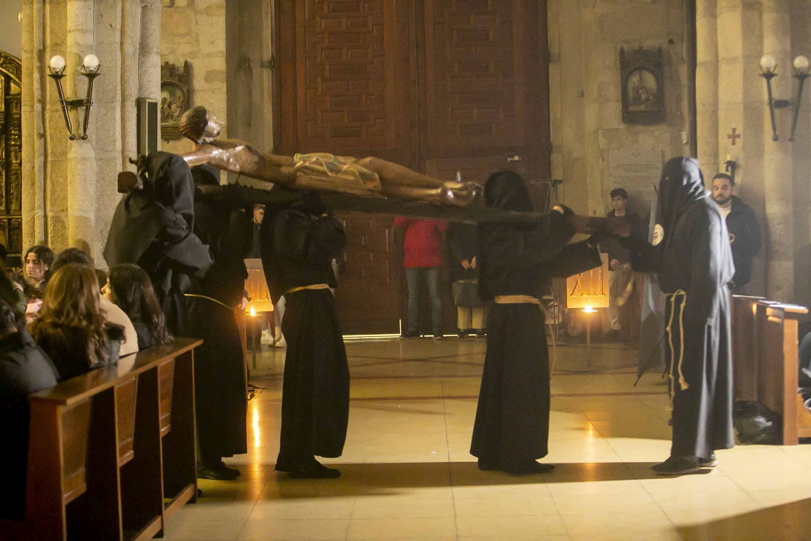 El viacrucis tuvo lugar en la Concatedral de Mérida. 