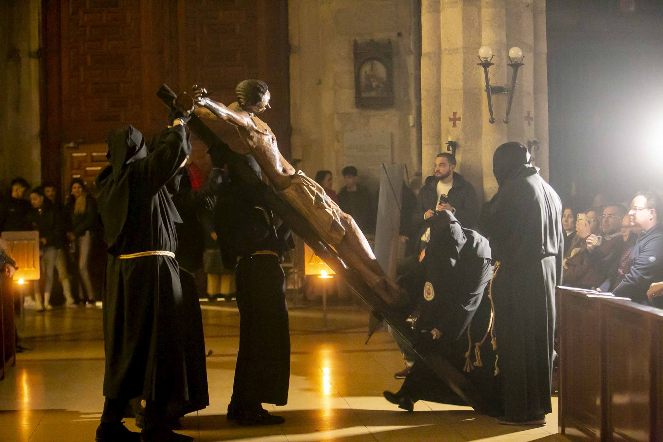 El viacrucis tuvo lugar en la Concatedral de Mérida. 