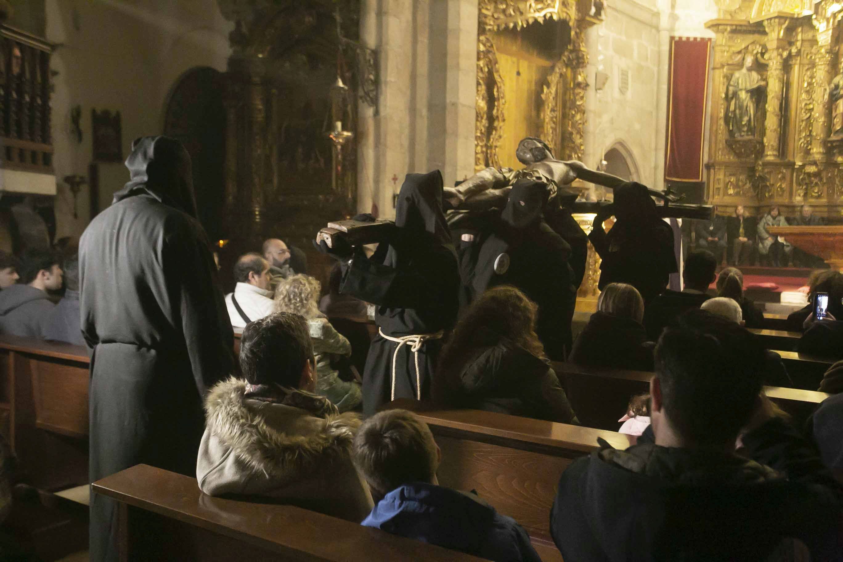 El viacrucis tuvo lugar en la Concatedral de Mérida. 