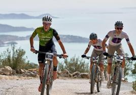 Manu Cordero lidera la general de la Vuelta Ibiza MTB en modalidad individual