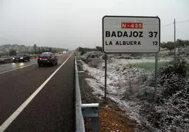 La N-435 en Badajoz pasa por La Albuera, Almendral, Barcarrota, Jerez de los Caballeros, Higuera y Fregenal.