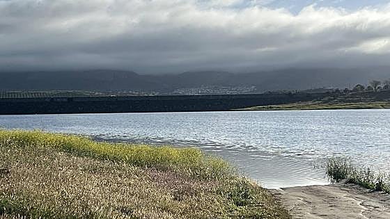 Las aguas de los últimos días hacen aumentar en algo más de 3,64 hectómetros cúbicos, el agua embalsada en la Presa de «Los Molinos»