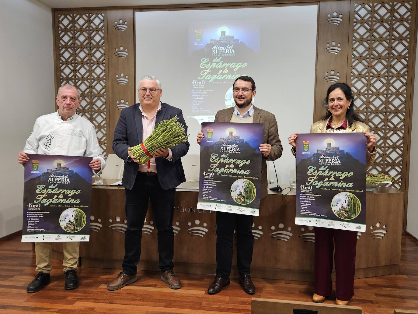 De izquierda a derecha, Manuel Ruiz, Óscar Díaz, Francisco Buenavista y María Julia Marín, esta mañana durante la presentación de la XI Feria del Espárrago y la Tagarnina.