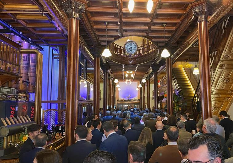 La inauguración ha contado con mucho público.