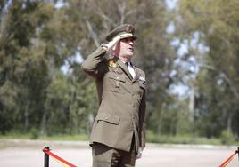 El coronel Álvaro Kromer, durante el acto castrense celebrado este viernes en el cefot.