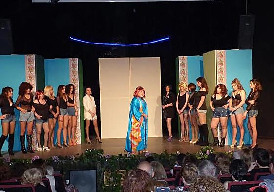 Representación de la obra teatral 'Traviesas'