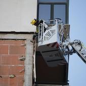 Así ha quedado el edificio de Nuevo Cáceres tras el desprendimiento de la fachada