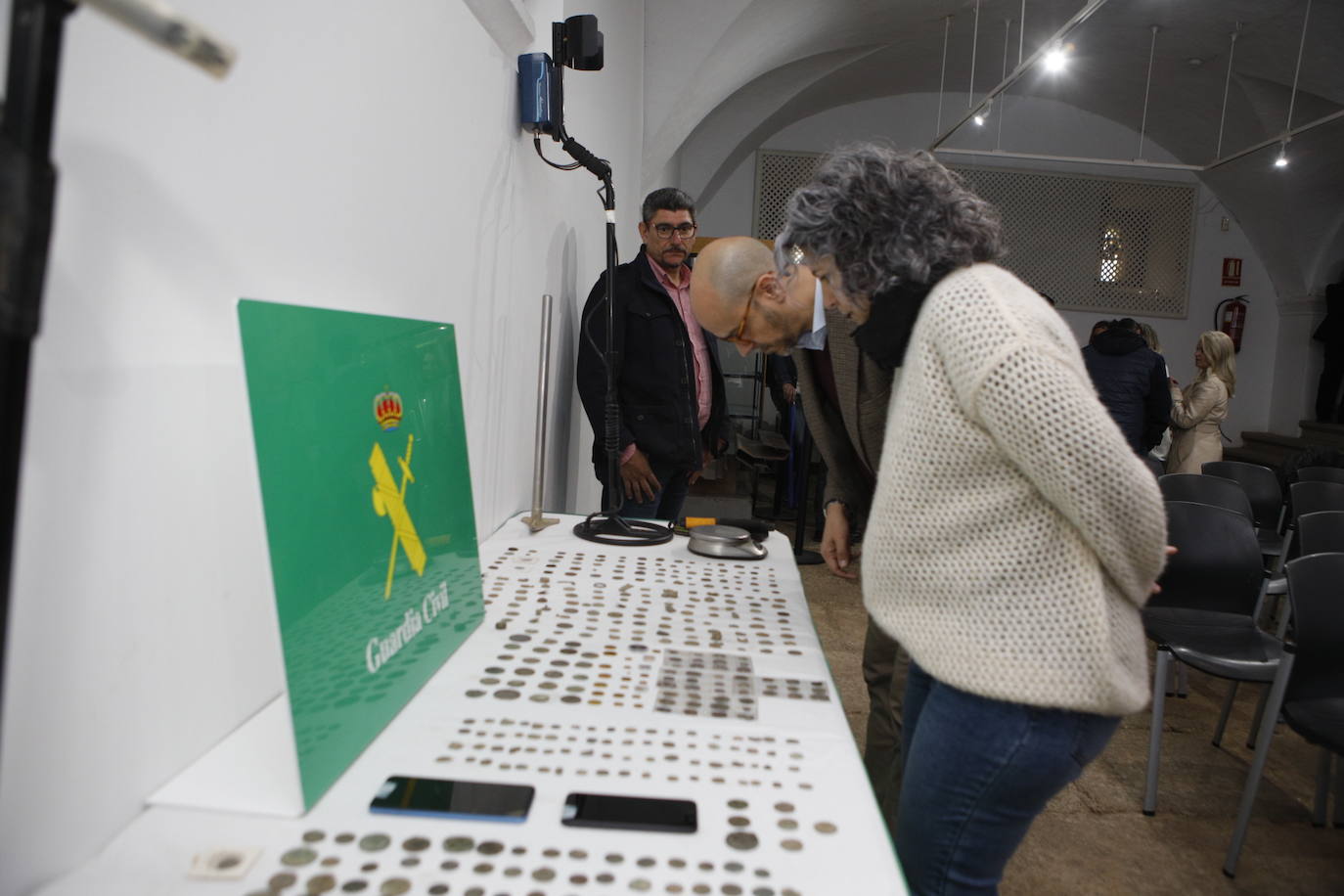 Imágenes (I) de las piezas arquelógicas recuperadas por la Guardia Civil